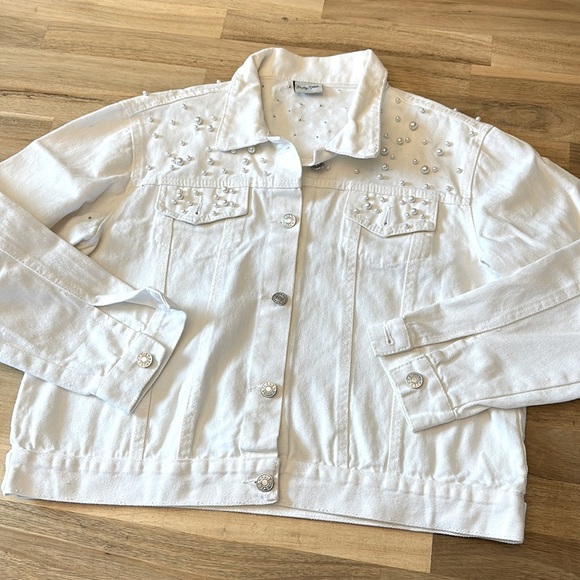 PRETTY ROBES⭐️  “wifey” pearl denim bridal  jacket - Picture 3 of 5